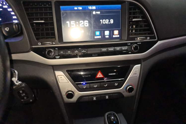 Used Hyundai Elantra (6th Generation / Lingdong) 2016 1.6L Automatic ZhiXuan – Elite Version Audio And AC Panel