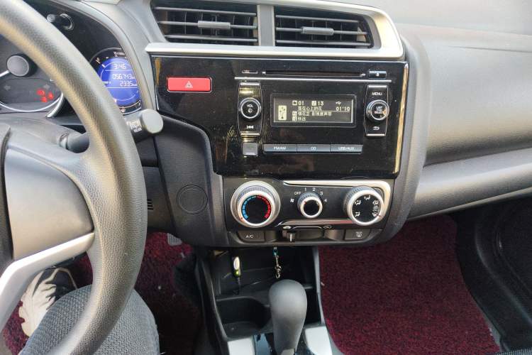 Used Honda Fit 2014 1.5L SE CVT Fashion Model