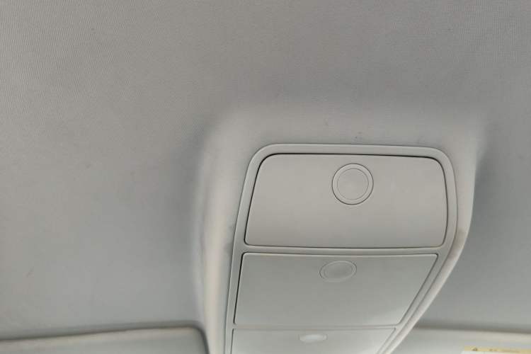 Used Volkswagen Touran 2015 1.4T Manual Fashion Edition 5-Seater Headliner