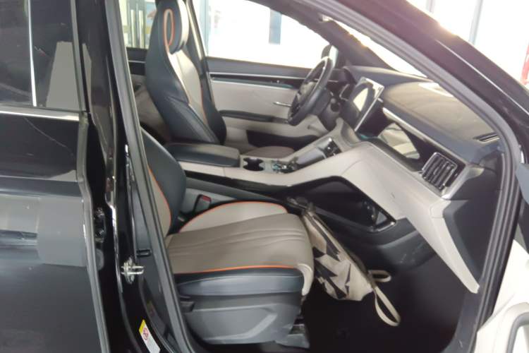 Used BYD Song PLUS New Energy 2023 Champion Edition DM-i 110KM Flagship Model Right Front Seat