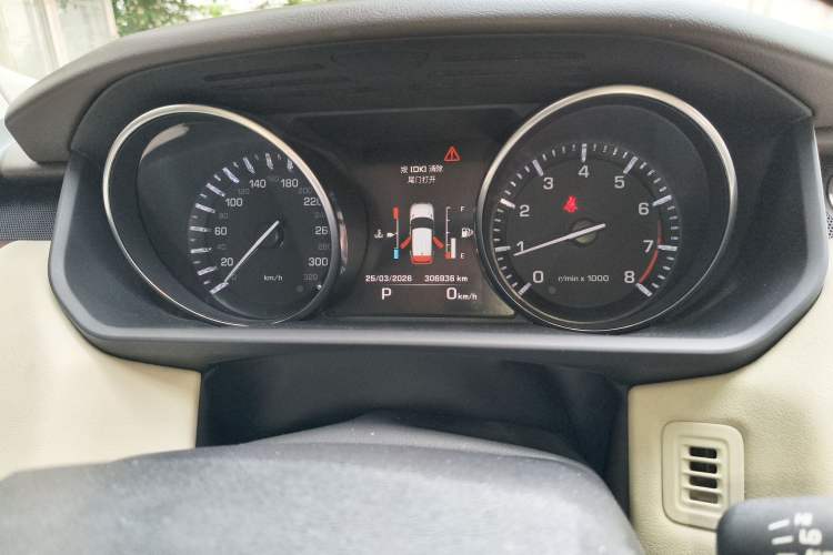 Used Land Rover Range Sport 2014 3.0 SC V6 HSE Odometer Close Up