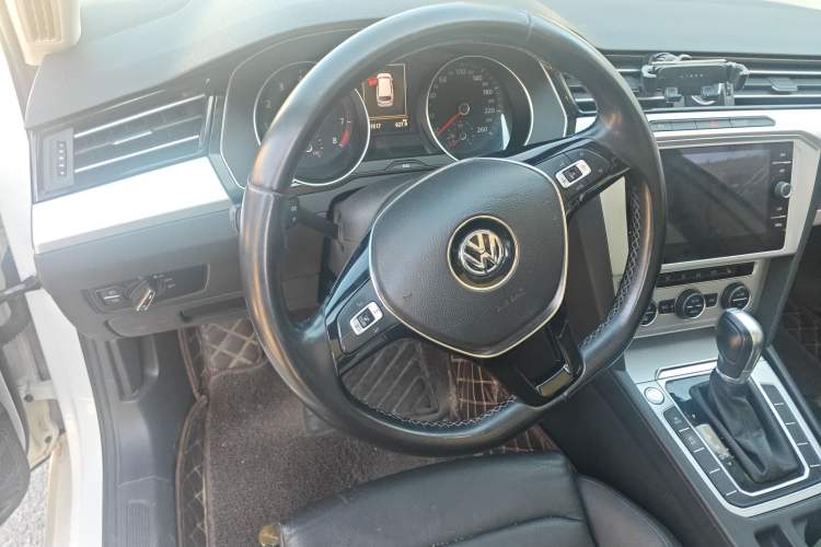 Used Volkswagen Variant 2018 380TSI Two-Wheel Drive Comfort Edition
