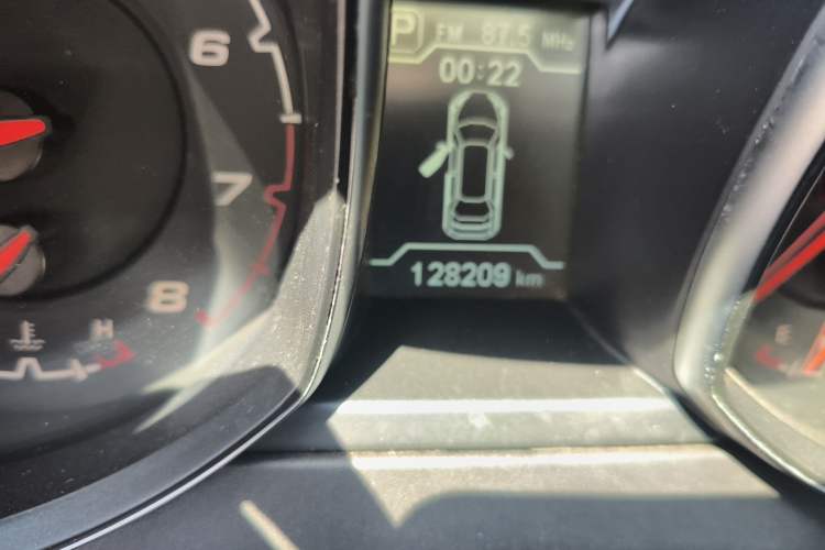 Used Chery Tiggo 5 2015 2.0L CVT Family Deluxe Edition Odometer Close Up