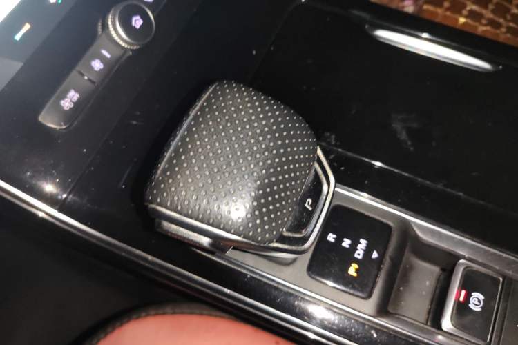 Used Roewe RX5 MAX 2019 300TGI Automatic 4G Connect Luxury Edition
