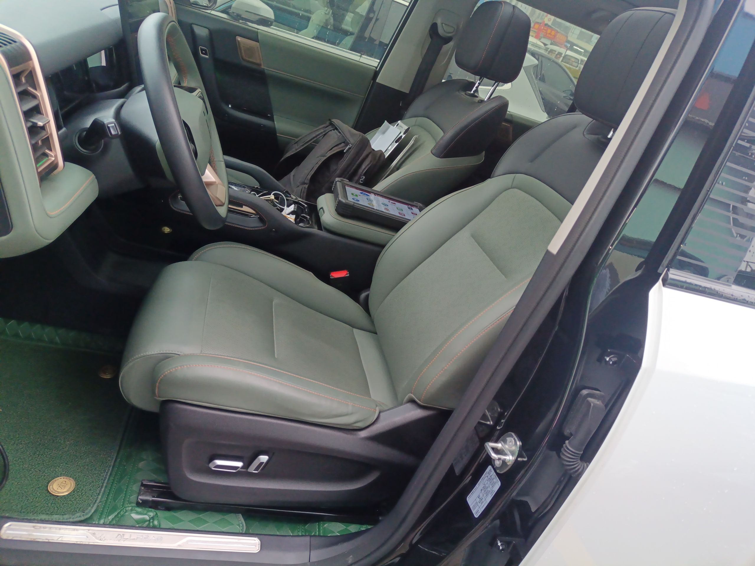 Переднее сиденье в автомобиле