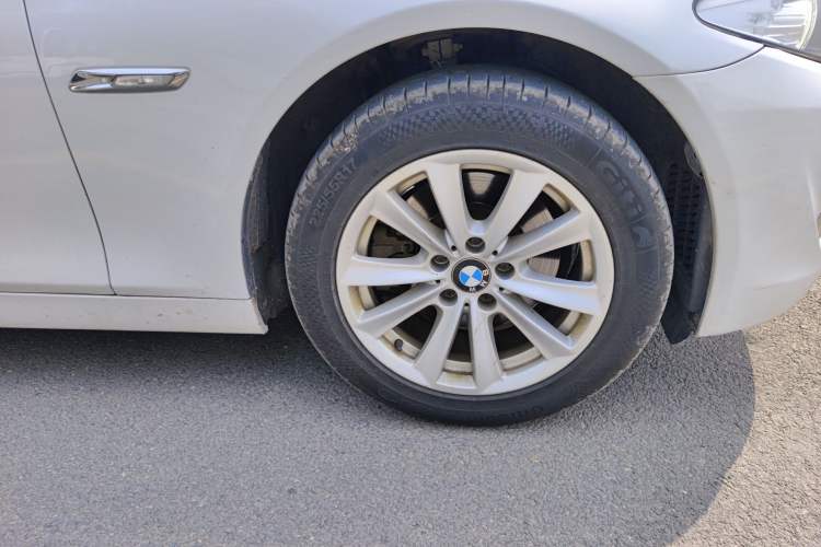 Used BMW 5 Series 2013 525Li Luxury Model Right Front Wheel Hub