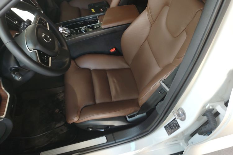 Used Volvo V60 2024 B5 Zhiyuan Luxury Edition