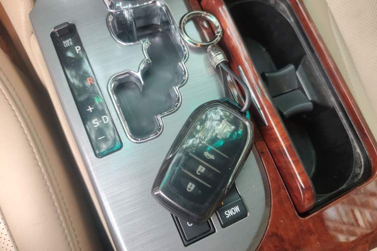 Used Toyota Crown 2012 2.5L Royal Leather Edition
