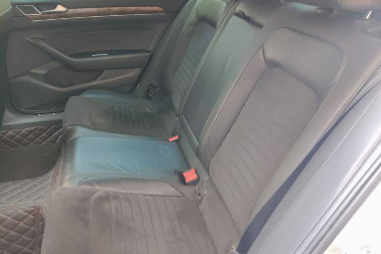 Used Volkswagen Magotan 2017 380TSI DSG Prestige Edition Left Rear Seat