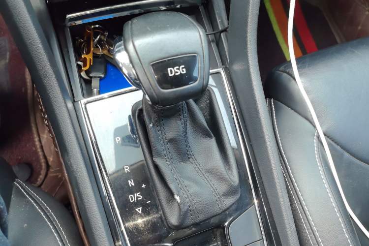 Used Skoda Kodiaq 2017 TSI330 7-Seater Two-Wheel-Drive Luxury Edition Gear Lever