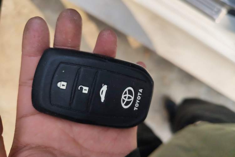 Used Toyota Prado 2016 2.7L Automatic Standard Edition Vehicle Key