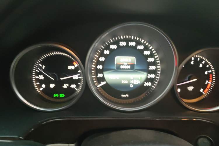 Used Mercedes-Benz E-Class 2014 E 260 L
