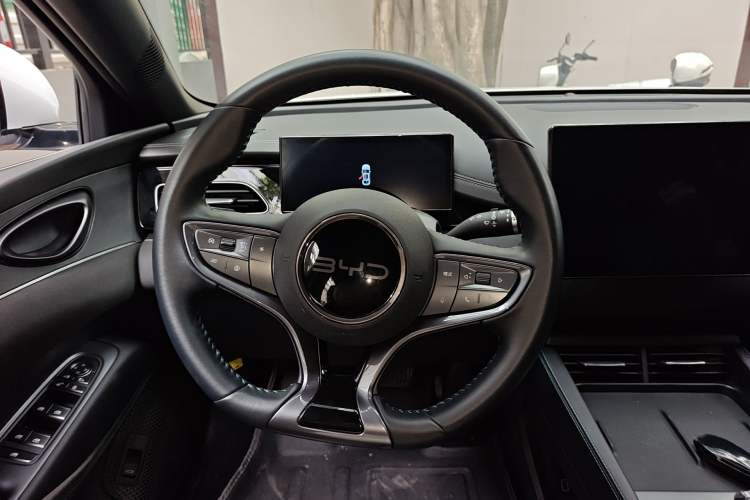 Used BYD Seal 06 New Energy 2024 DM-i 120KM Prestige Model Steering Wheel