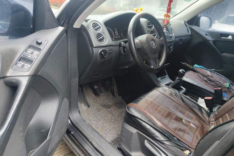 Used Volkswagen Tiguan 2012 1.4TSI Manual Two-Wheel-Drive Urban Edition Driver Seat