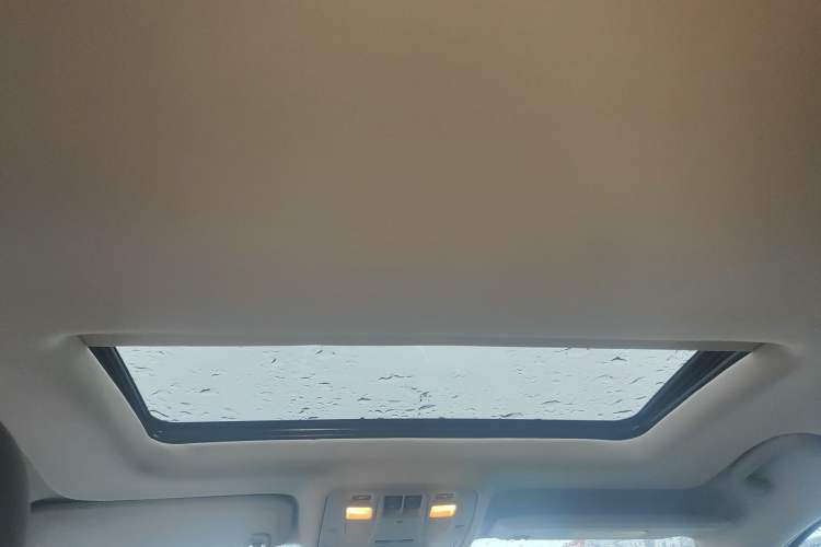 Used Chevrolet Malibu 2016 1.6T Automatic Comfort Edition Headliner