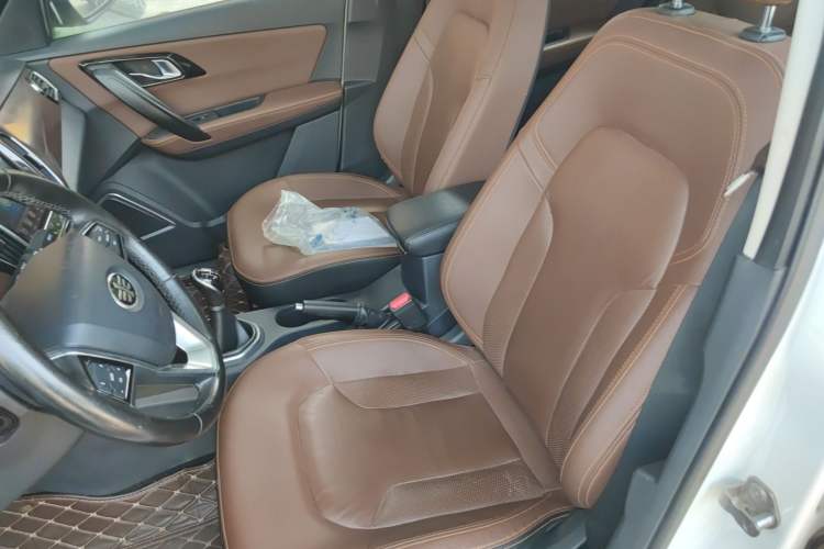 Used FAW Senya R7 2017 1.6L Manual Luxury Model
