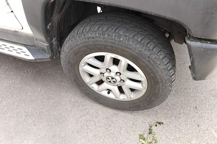 Used BAIC Off-Road BJ40 2016 40L 2.0T Manual All-Wheel Drive Prestige Edition Right Front Wheel Hub