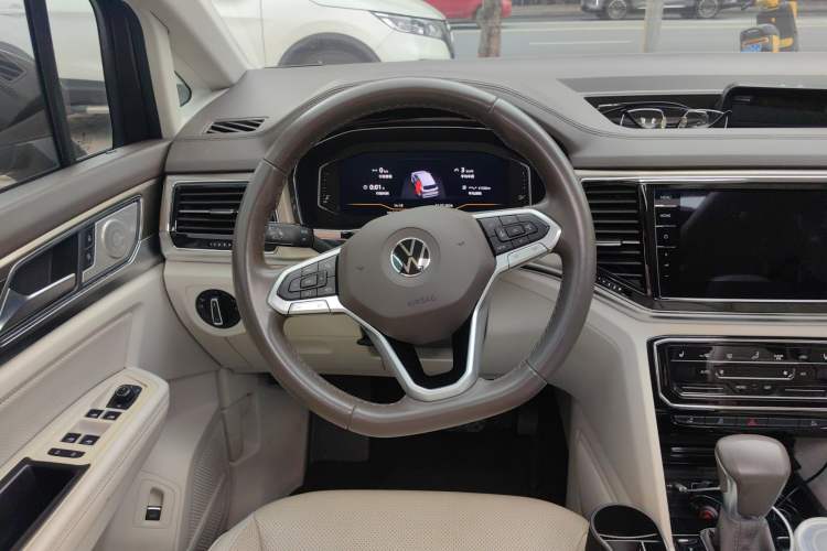 Used Volkswagen Viloran 2020 330TSI Luxury Edition Steering Wheel