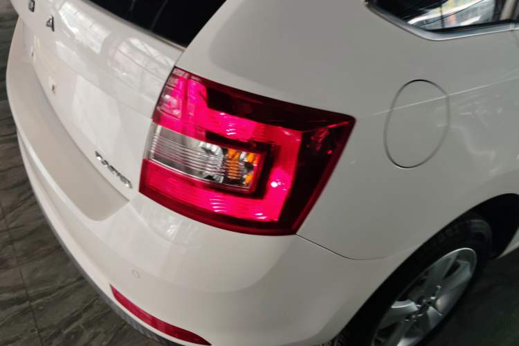 Used Skoda Rapid Spaceback 2019 1.5L Automatic Comfort Edition