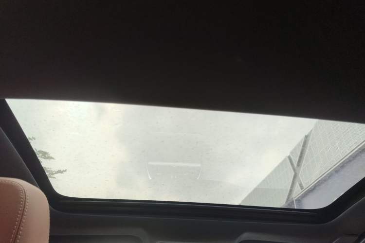 Used Jaguar XEL 2025 2.0T 250 PS R-DYNAMIC 90th Anniversary Edition Headliner