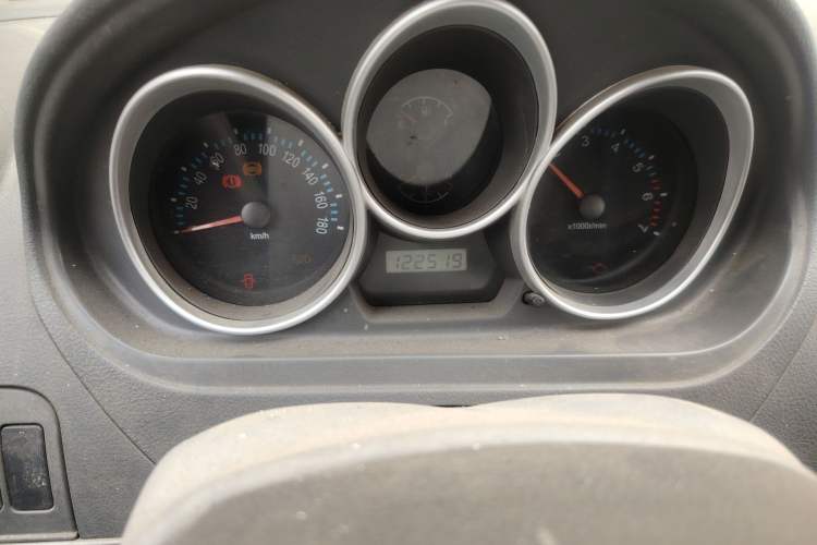 Used FAW Weizhi V2 2010 1.3L Manual Luxury Version
