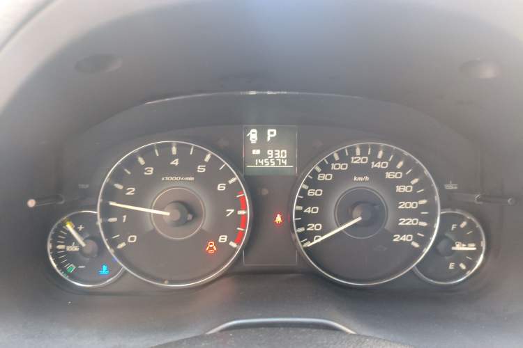 Used Subaru Outback 2011 2.5i Luxury Edition Odometer Close Up