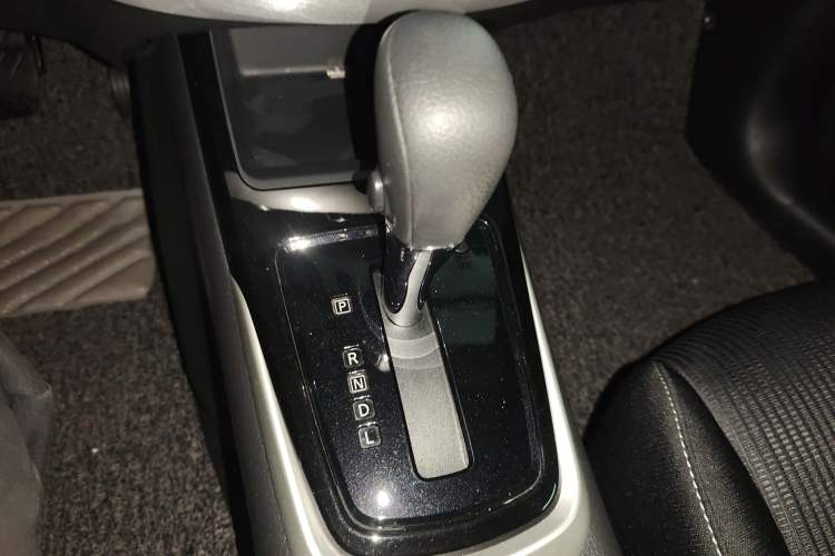 Used Nissan Tiida 2016 1.6L CVT Cool Dynamic Edition