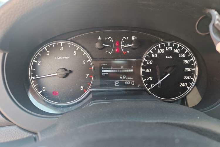 Used Nissan Tiida 2023 1.6L CVT Cool Dynamic Edition Odometer Close Up