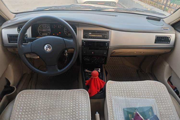 Used Volkswagen Santana Vista 2008 1.8L Manual Sishang Model Center Console