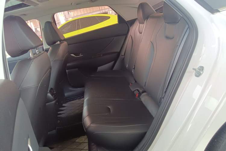 Used Hyundai Elantra 2022 1.5L CVT LUX Prestige Edition Left Rear Seat