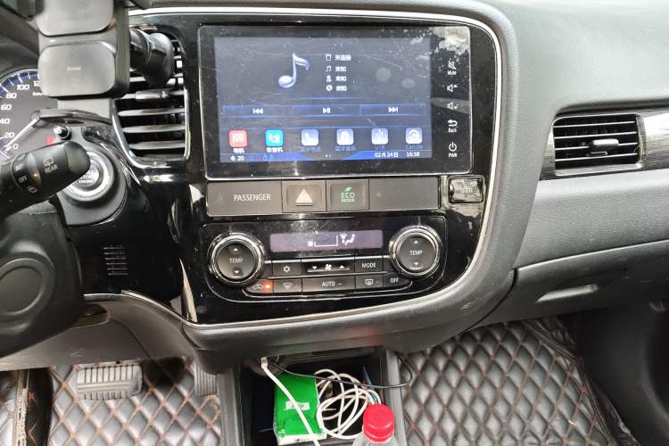 Used Mitsubishi Outlander 2016 2.4L 4x4 Luxury Edition 7-Seater