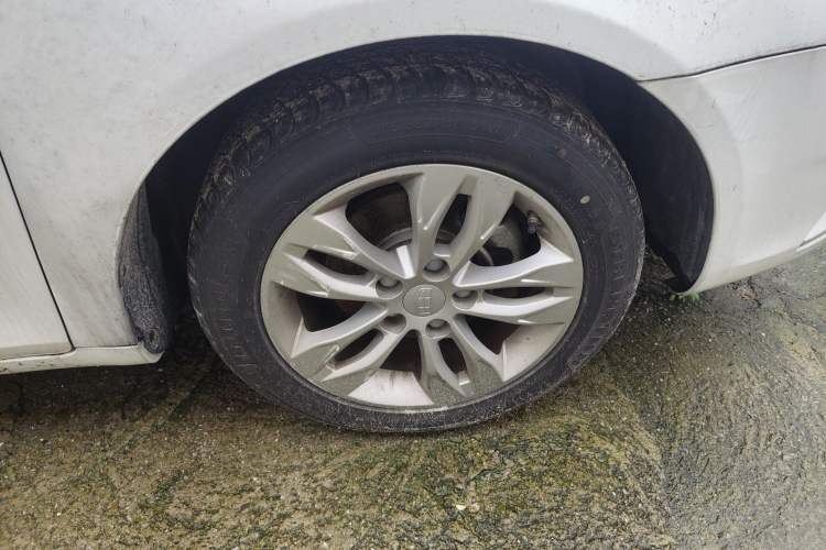 Used Geely Auto Emgrand 2016 Sedan 1.5L CVT Upward Version Right Front Wheel Hub