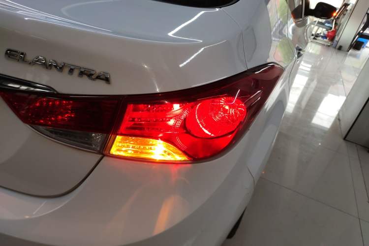 Used Hyundai Elantra (5th Generation / Langdong) 2015 1.6L Automatic Leading Model Right Rear Taillight