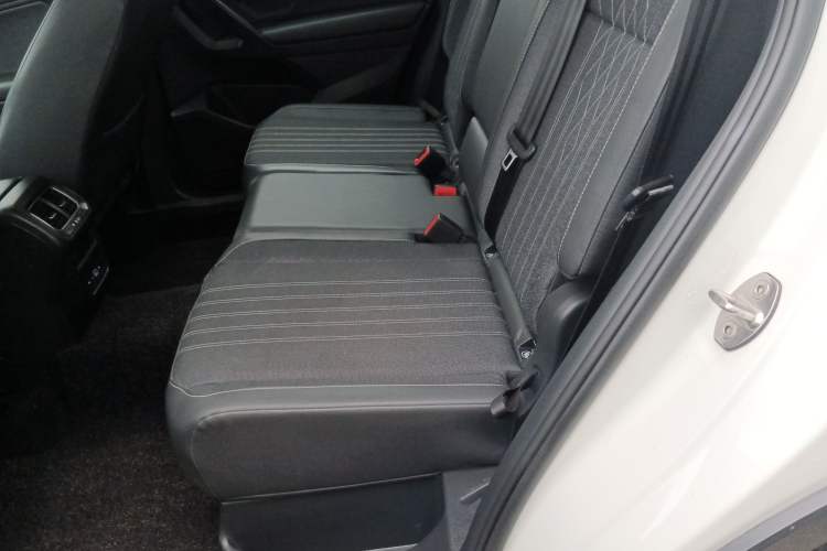 Used Volkswagen Tiguan L 2022 330TSI Automatic Two-Wheel Drive Comfort Edition Left Rear Seat
