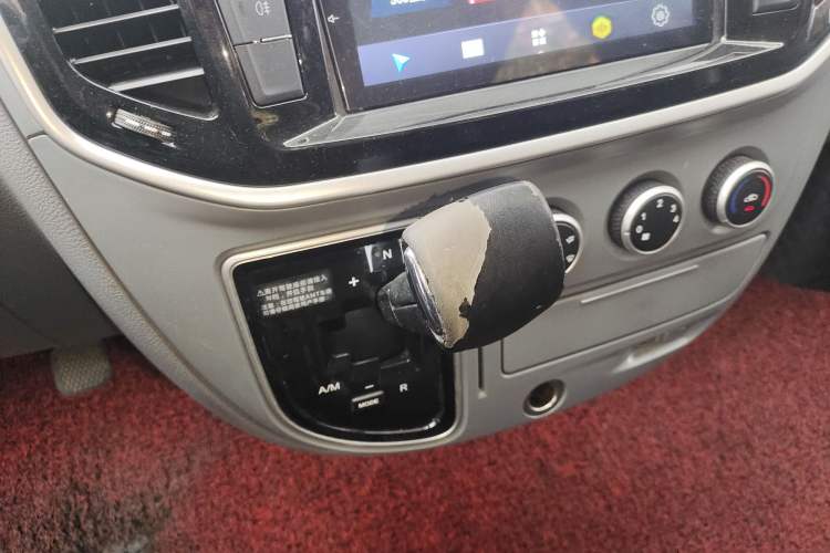 Used SAIC MAXUS Xintu V80 2021 2.0T AMT Classic Aoyuntong Long Wheelbase Mid-Roof 6/7/8/9-Seater