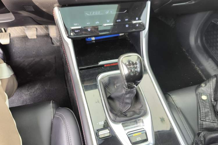 Used CHANGAN CS75 2020 280T Manual Elite Version China VI
