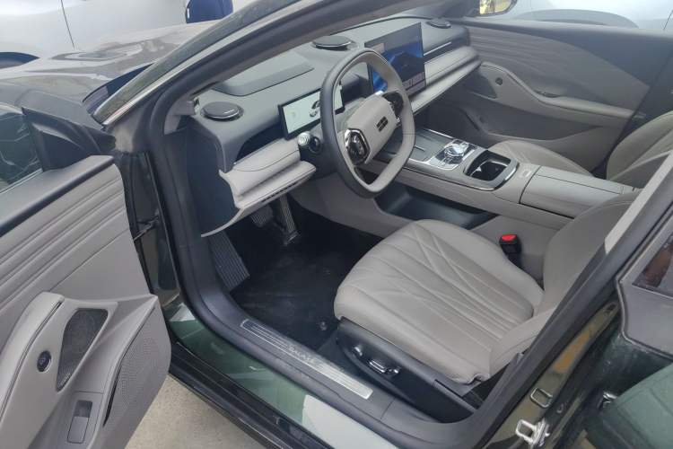 Used Geely Galaxy 8 2025 130km EM-P Starship Edition