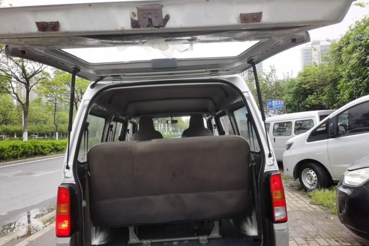 Used Wuling Zhiguang 2015 1.2L Practical LS-I Model Trunk