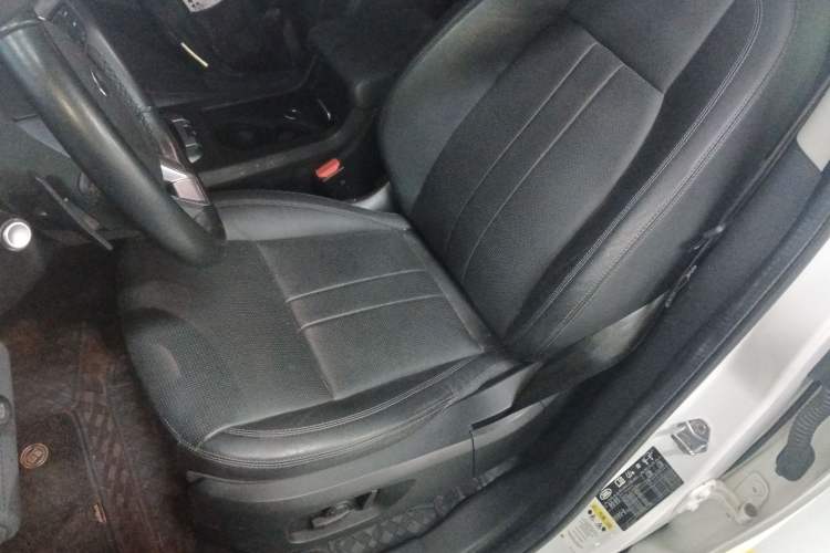 Used Land Rover Discovery Sport 2019 240 PS SE Version China VI Standard