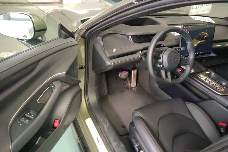 Used Xiaomi Auto SU7 2024 Four-Wheel Drive Ultra-Long Range Advanced Intelligent Driving Max Edition Driver Seat