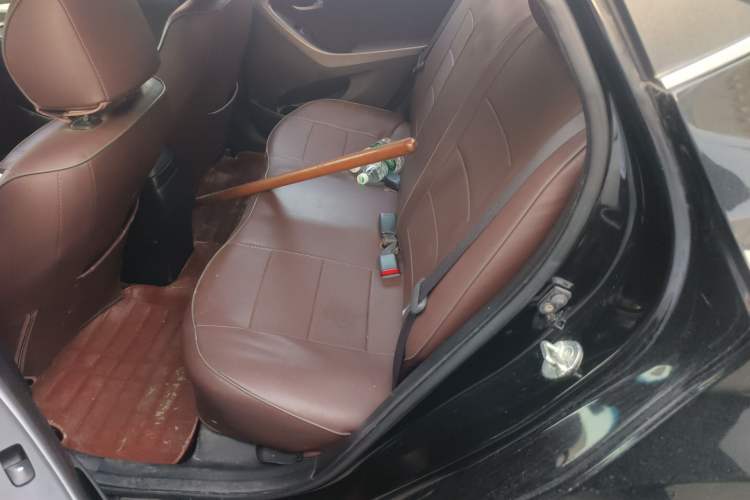 Used Hyundai Elantra (5th Generation / Langdong) 2015 1.6L Manual Leading Model
