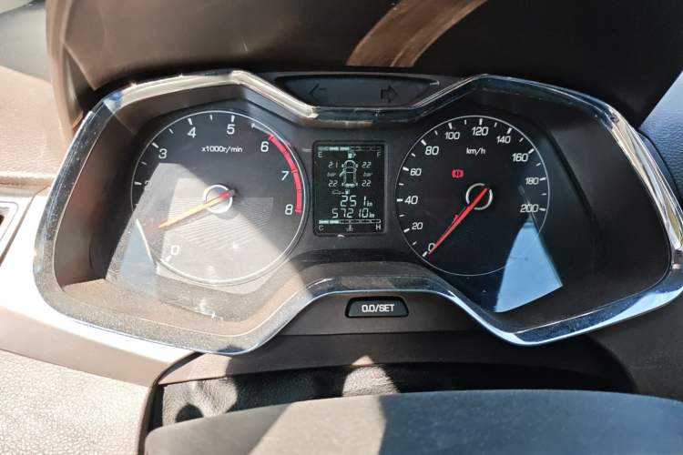 Used Baojun 310W 2017 1.5L Manual Fashion Model China V