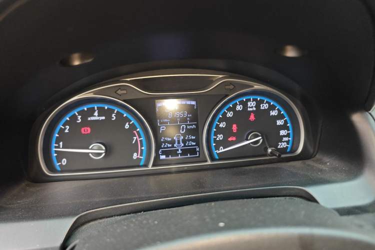 Used Baojun 610 2014 CROSS 1.5L Automatic Comfort Model Odometer Close Up