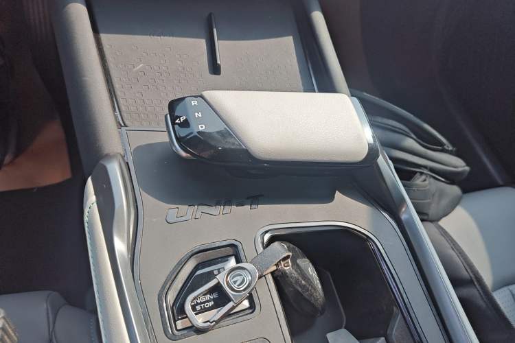 Used CHANGAN UNI-T 2023 2nd Generation 1.5T Flagship Version Gear Lever