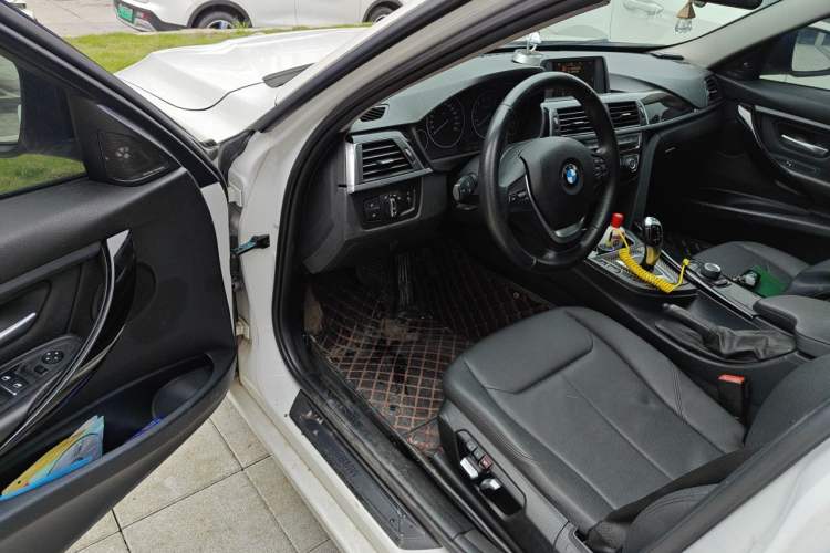 Used BMW 3 Series 2017 318i Fashion Model
