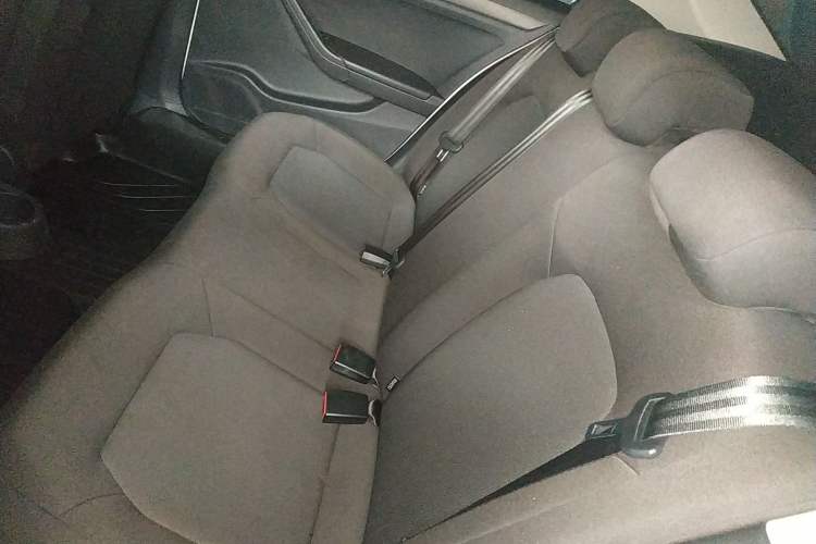 Used Volkswagen Jetta 2015 1.6L Automatic Fashion Model
