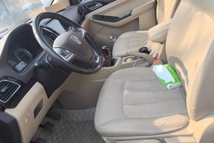 Used Baojun 730 2014 1.5L manual luxury trim 7 seats