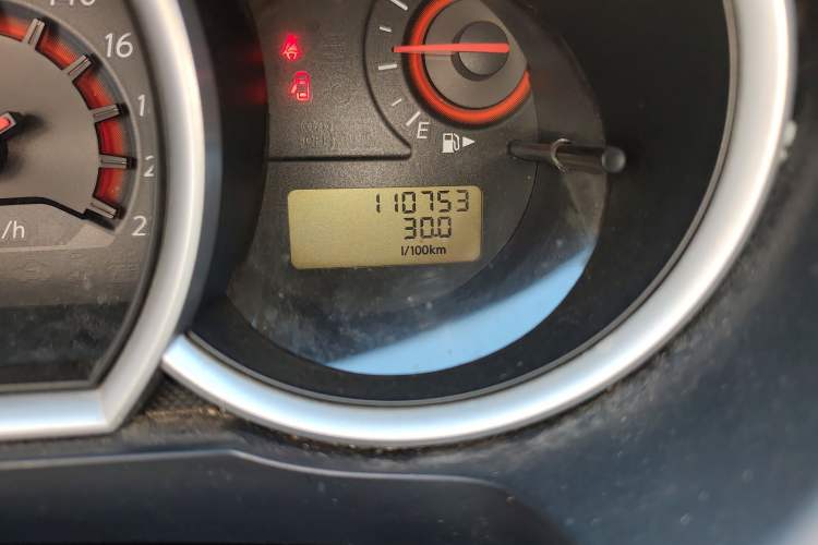 Used Nissan Sylphy 2012 Classic 1.6XE Manual Comfort Edition Odometer Close Up