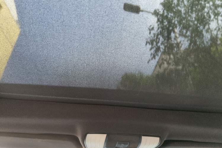 Used Mercedes-Benz E-Class 2015 Facelift E 200 L Sport Edition Headliner