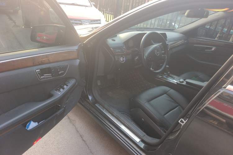 Used Mercedes-Benz E-Class 2011 E 200 L CGI Elegant Model